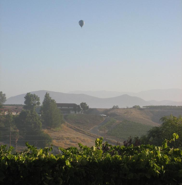 Inn At Churon Winery テメキュラ エクステリア 写真